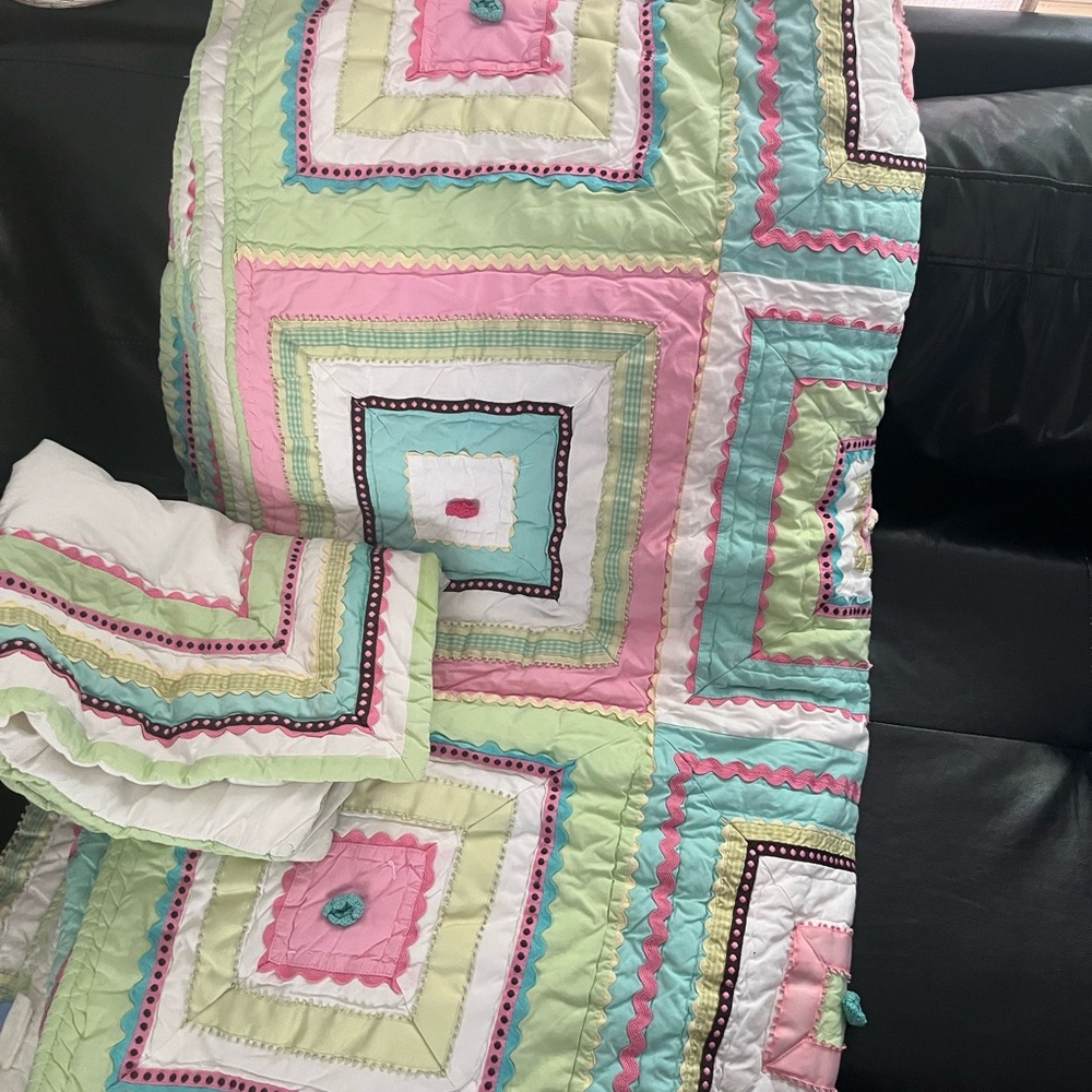 Pottery Barn Teen Pastel Ttrendy Quilt!!